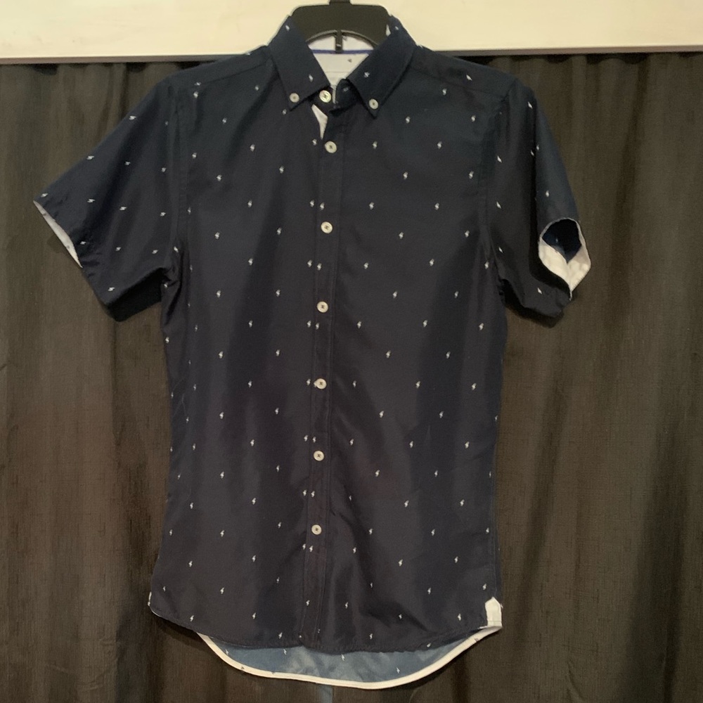 Quality Classics. Button down short sleeve.